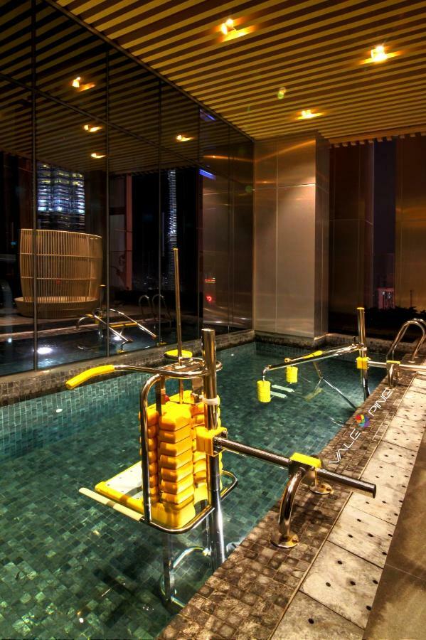 Tropicana The Residences Klcc By Luxury Suites Куала Лумпур Екстериор снимка